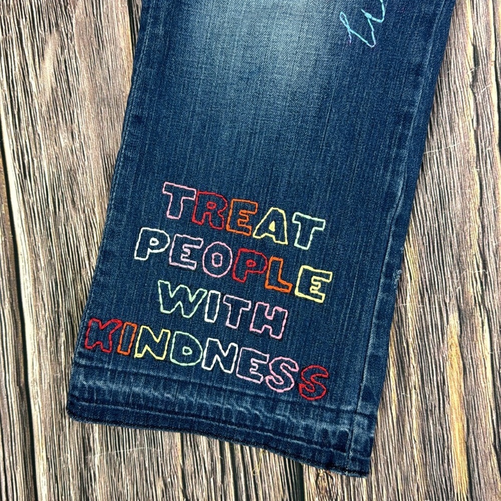 Statement Jeans - Picture 2 of 15